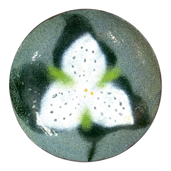 Vintage MCM Copper Enamel Dish White Trillium Lily Flower Green 4" Trinket Dish - Picture 1 of 4